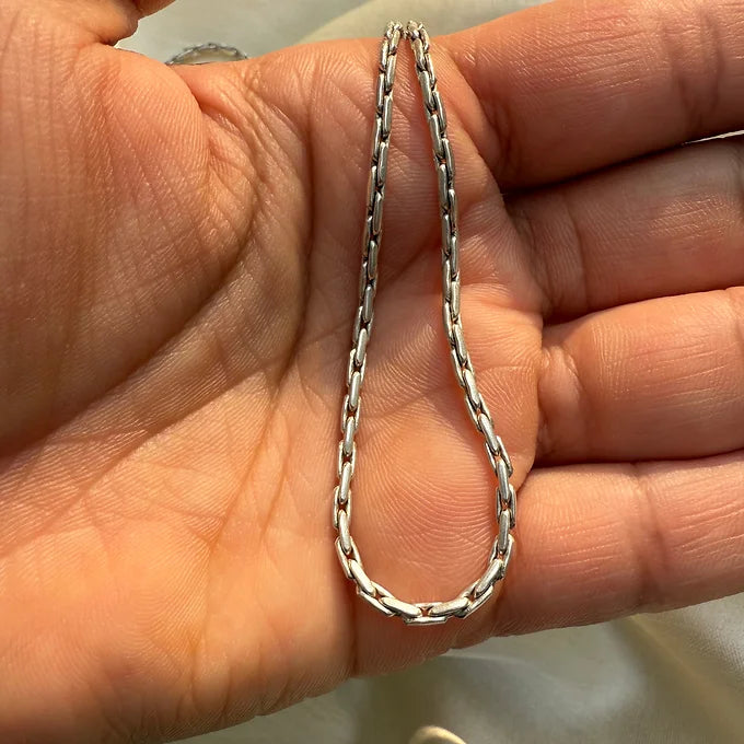 Zuzu silver chain