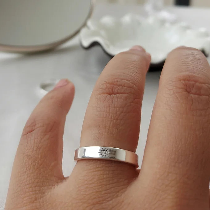 Sun band ring