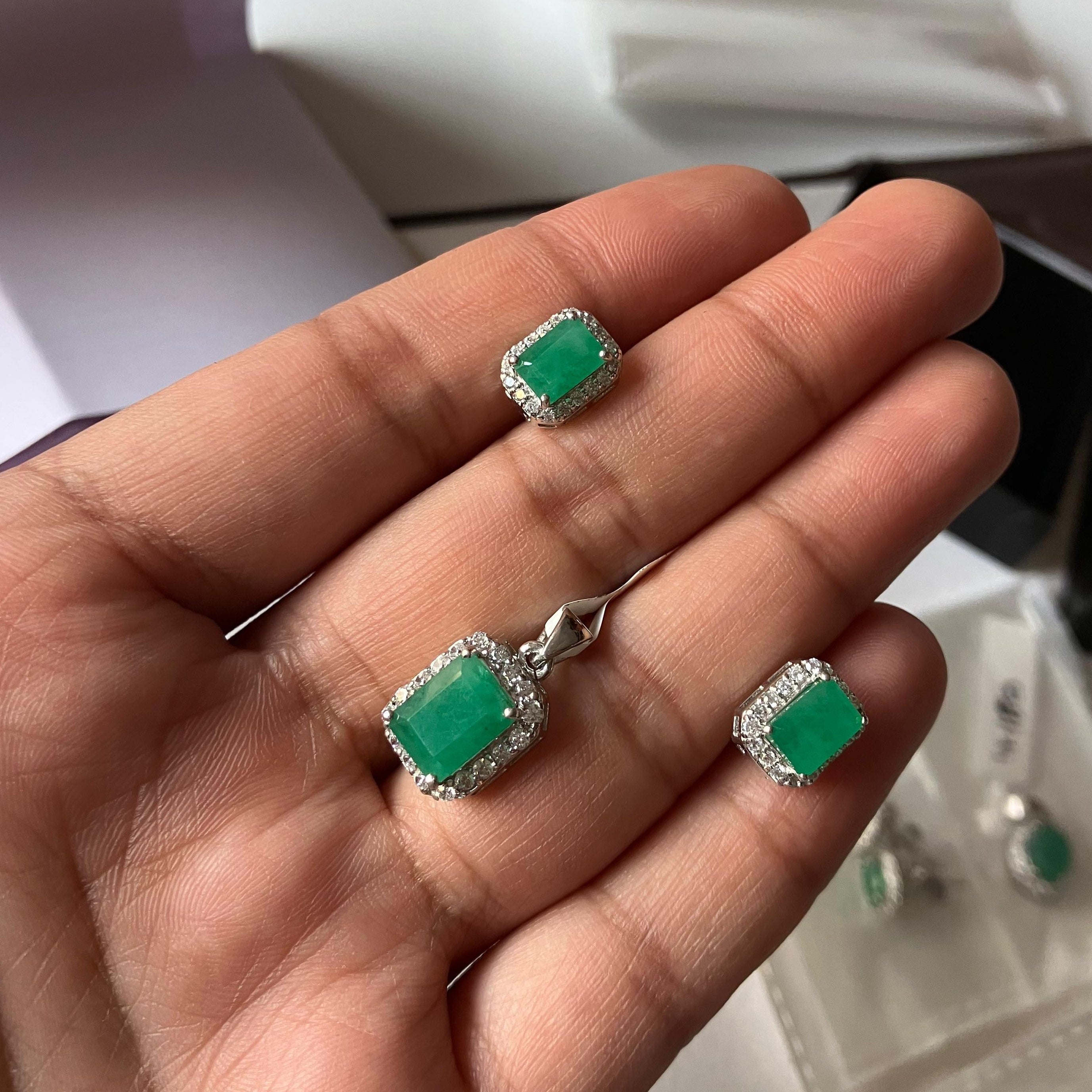 Real Emerald set