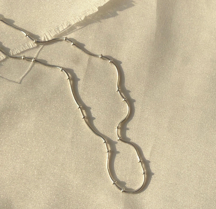 Beads silver chain 18''