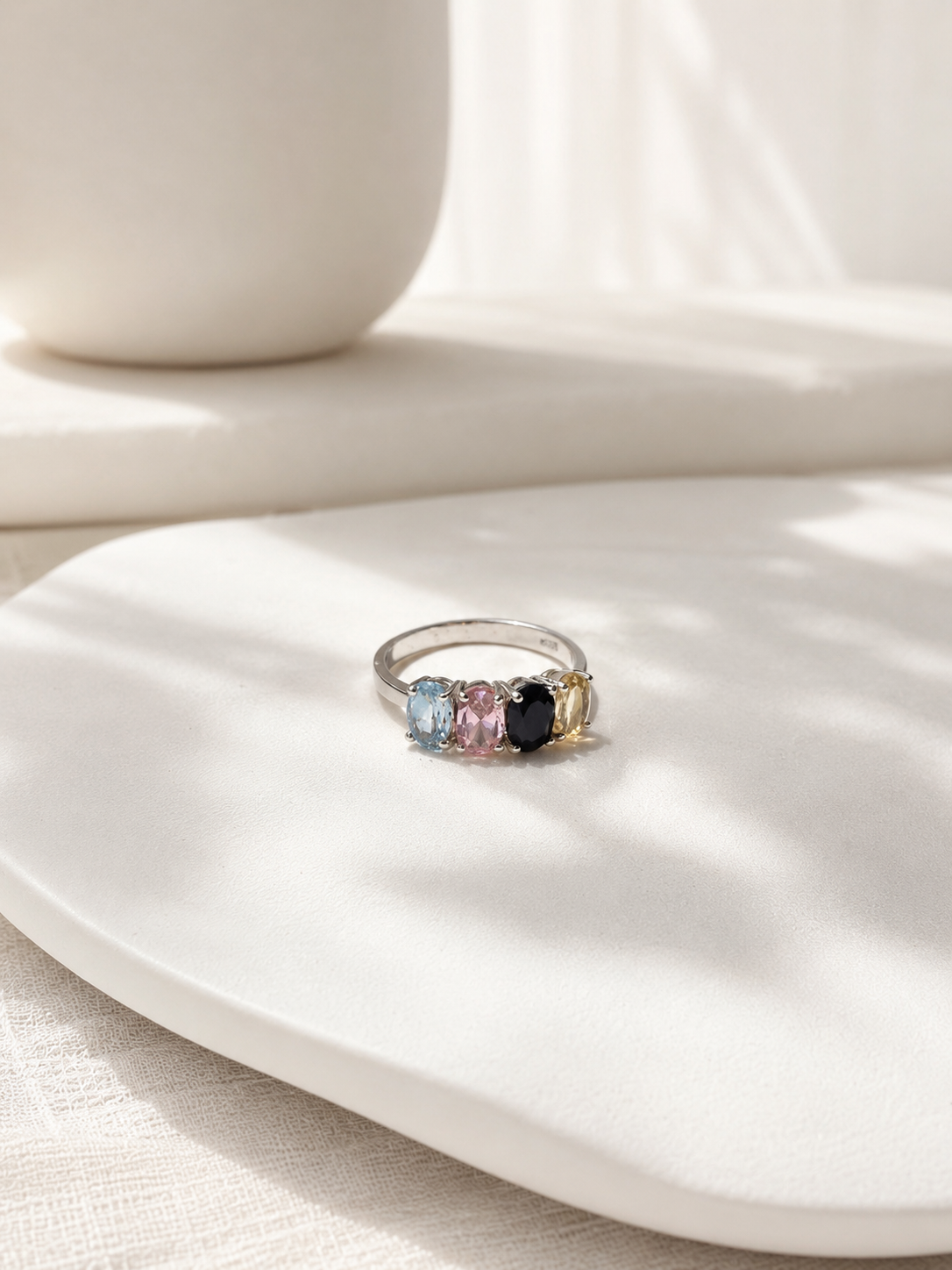 Multi-gemstone ring