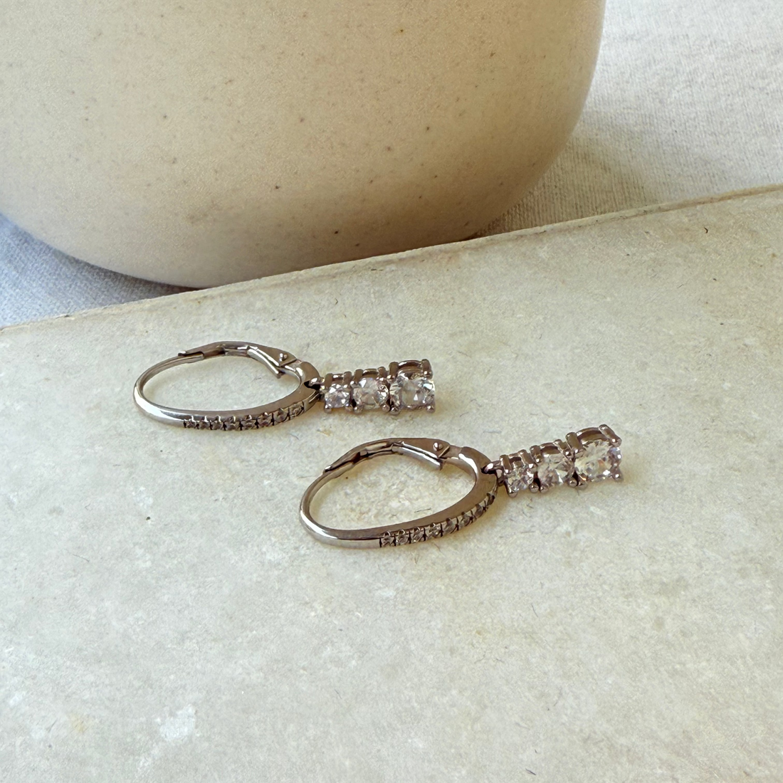 Tira hoops