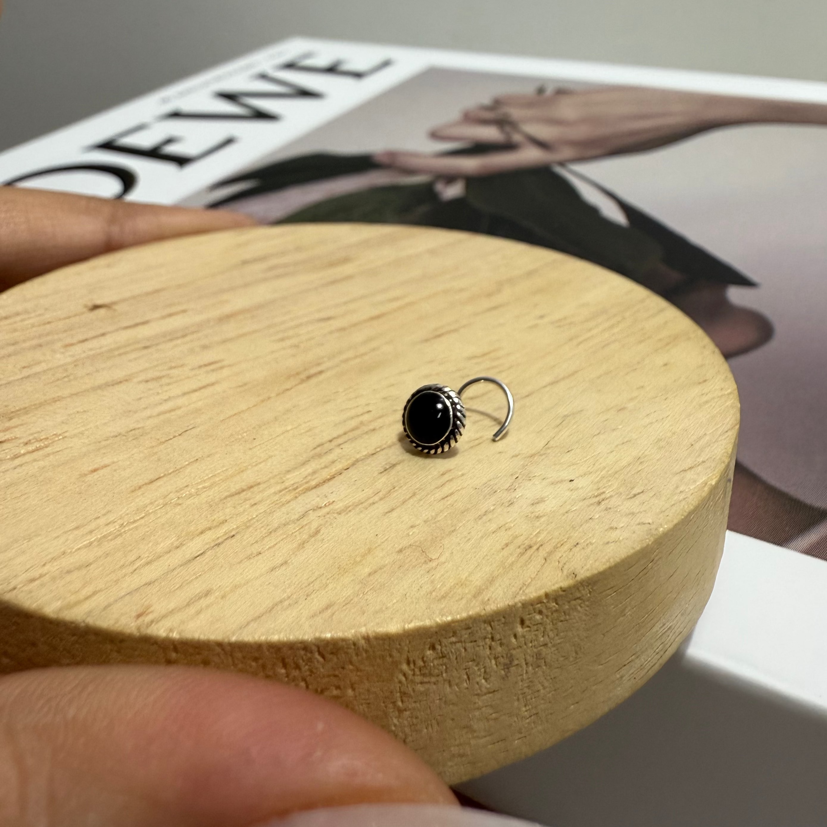 Onyx pierced nosepin