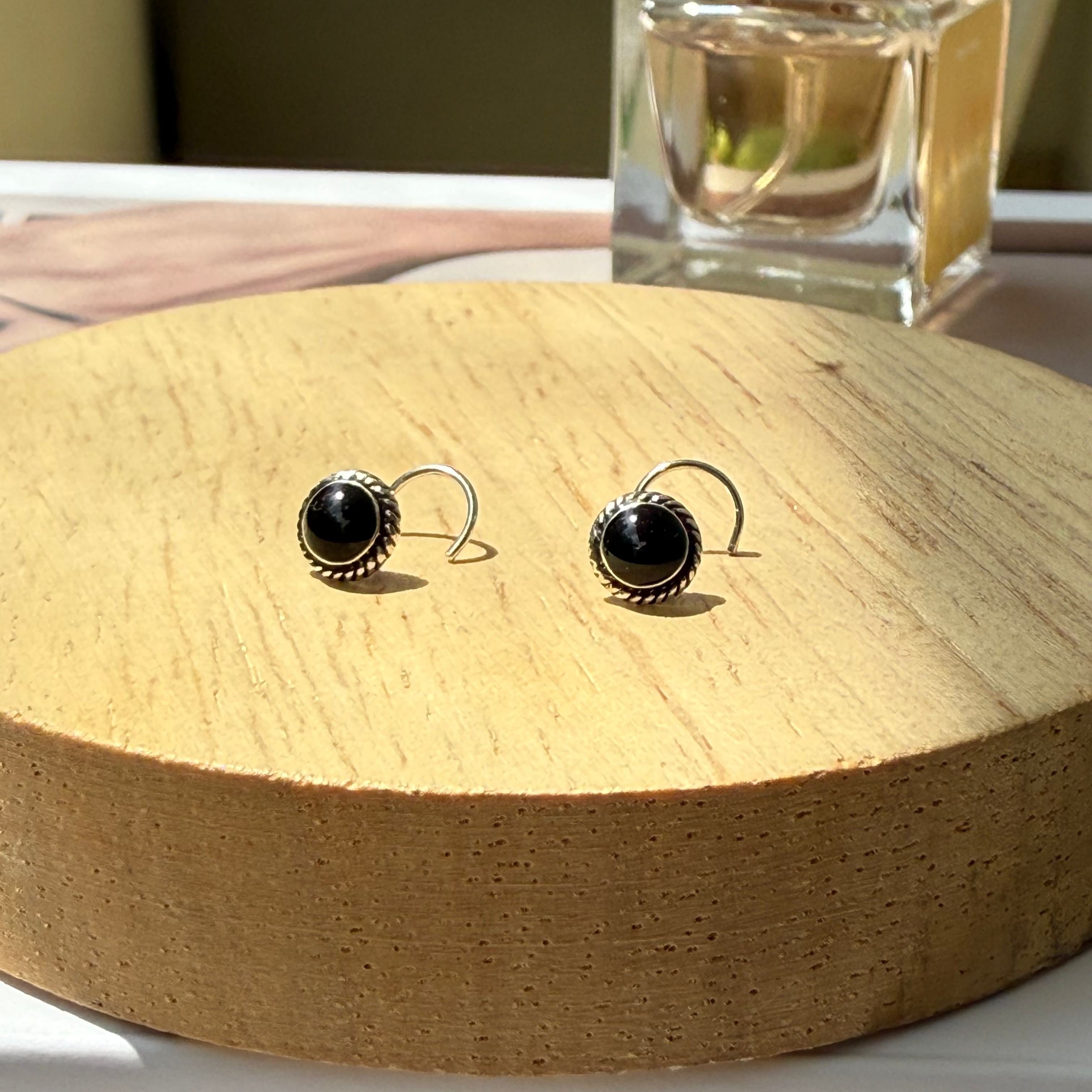 Onyx pierced nosepin