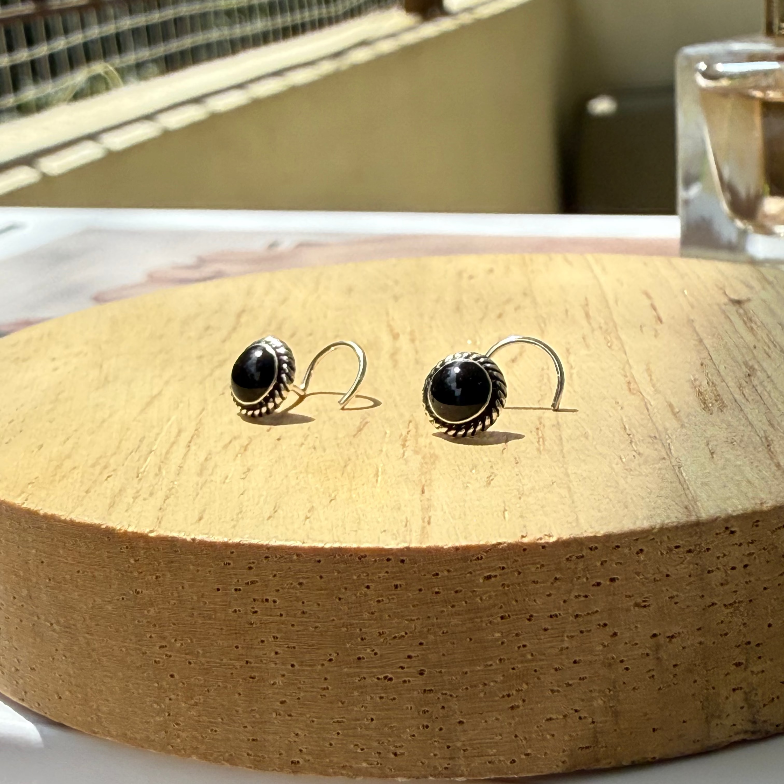 Onyx pierced nosepin