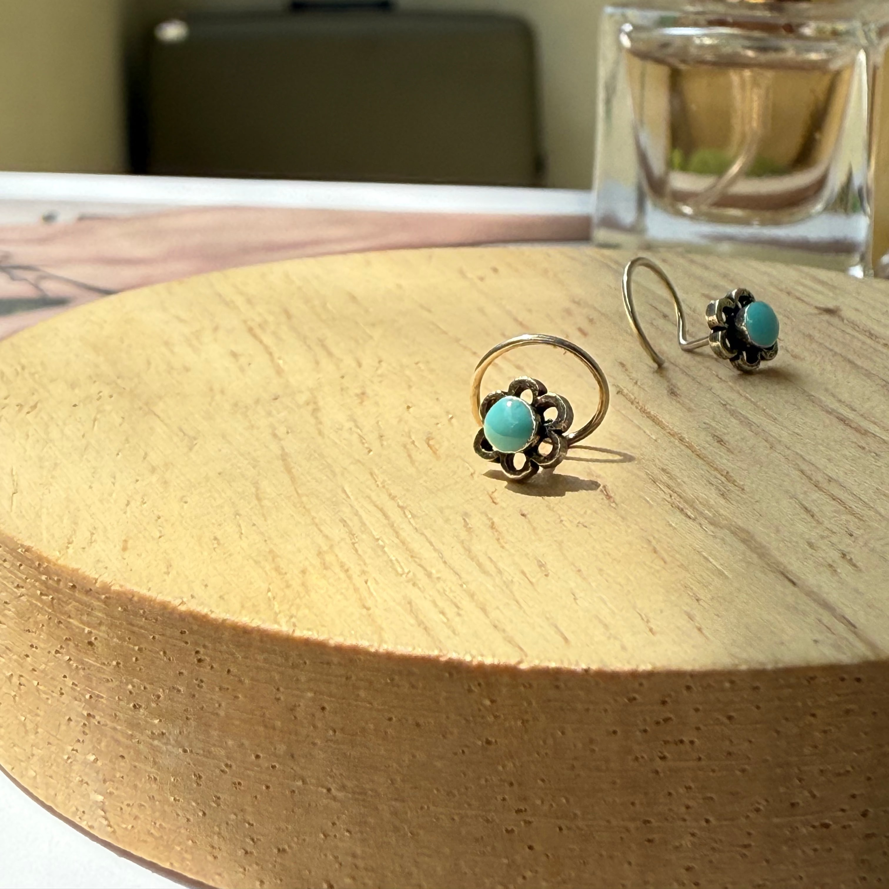 Jasmine pierced nosepin