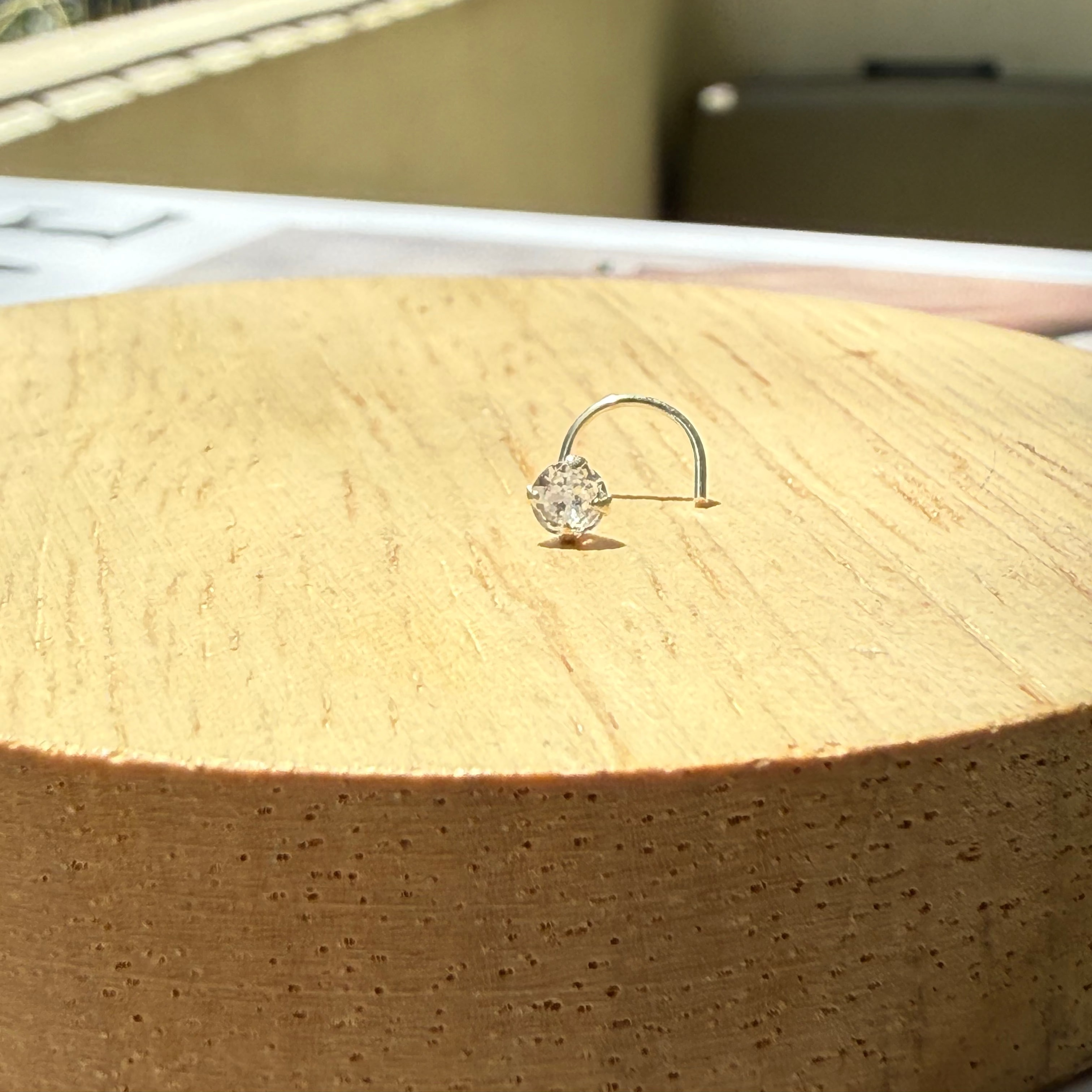 Sparkle pierced nosepin