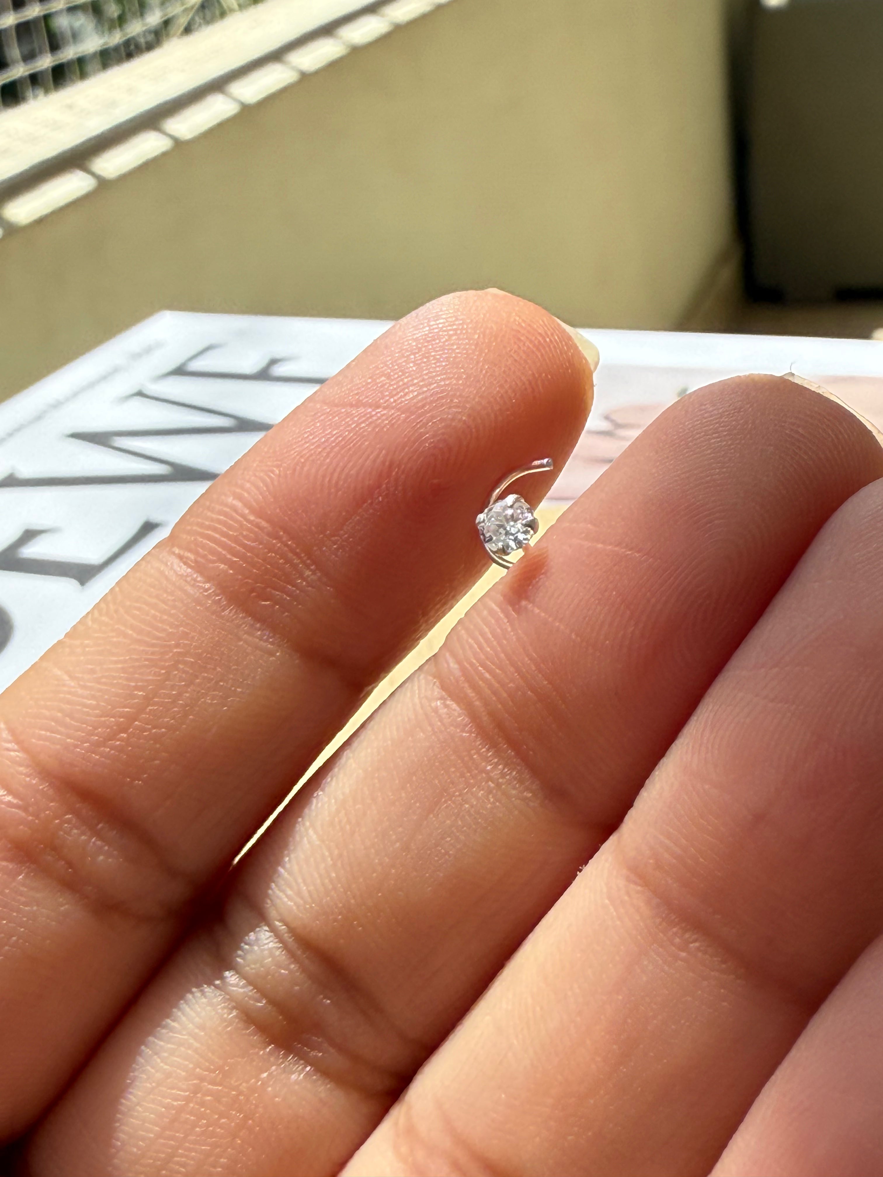 Sparkle pierced nosepin