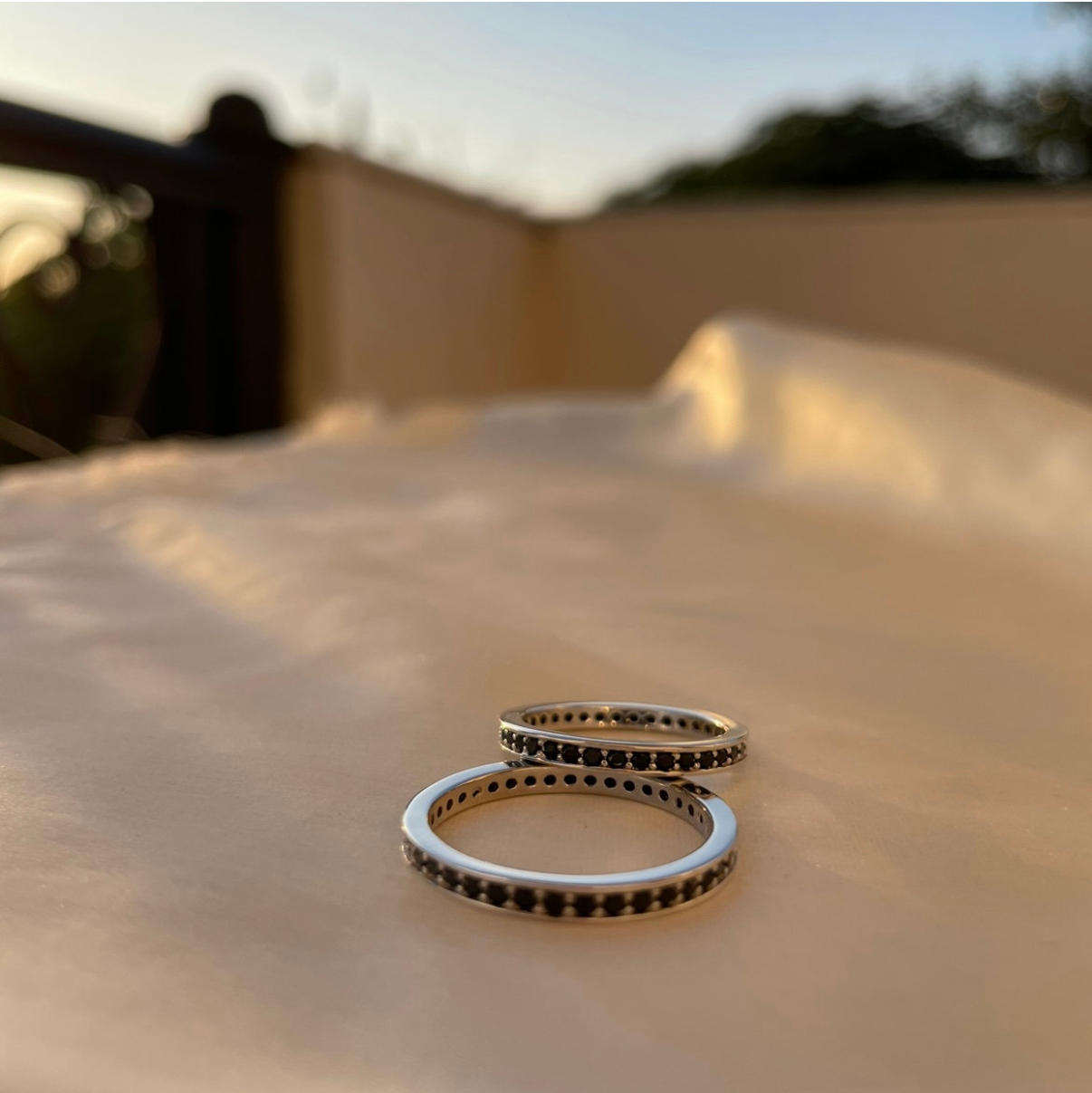 Black onyx band ring