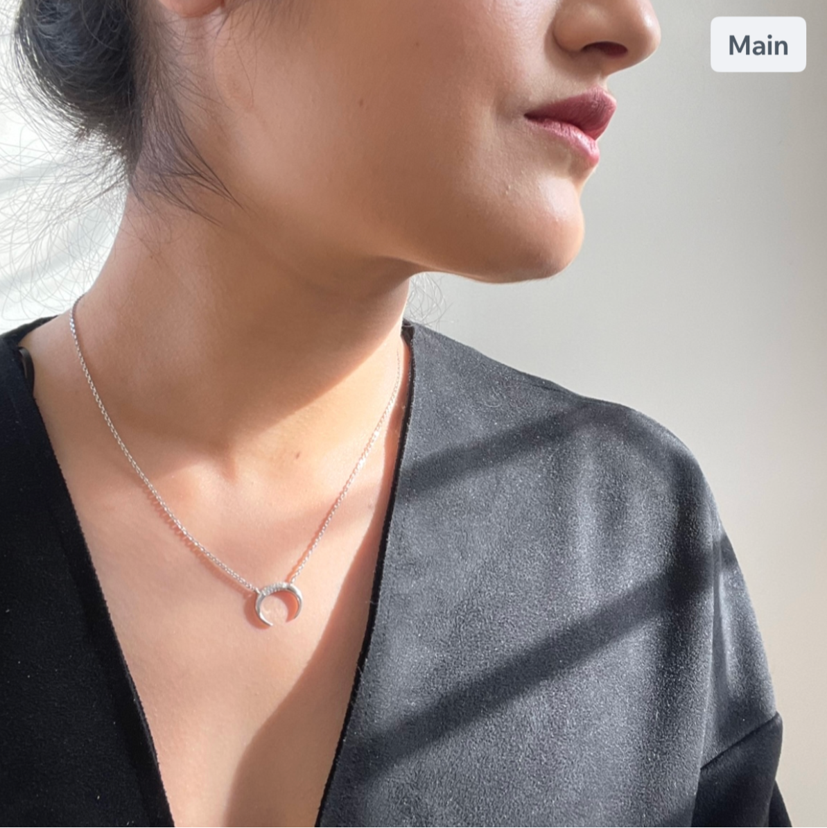 Horn crescent necklace