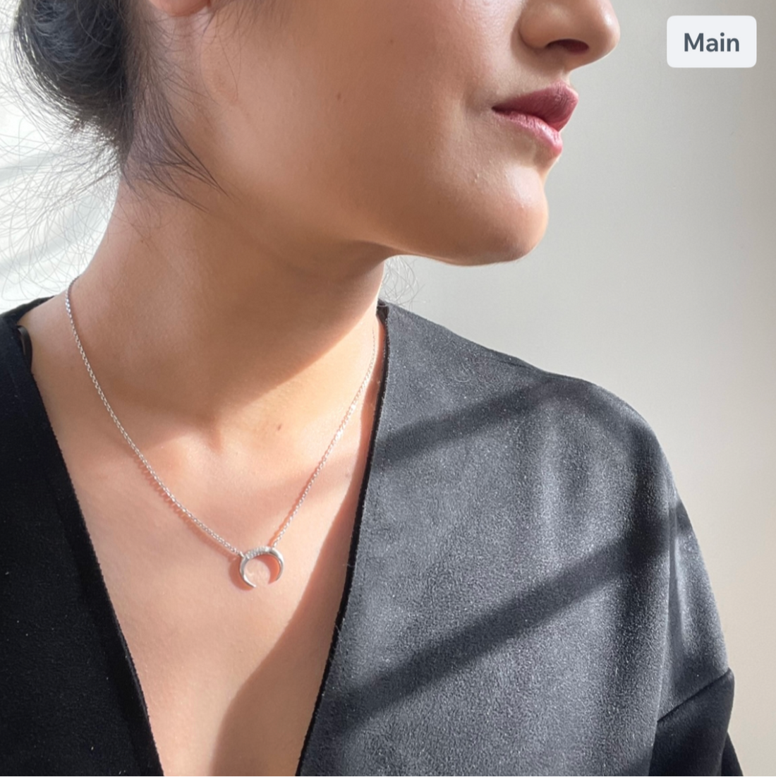 Horn crescent necklace