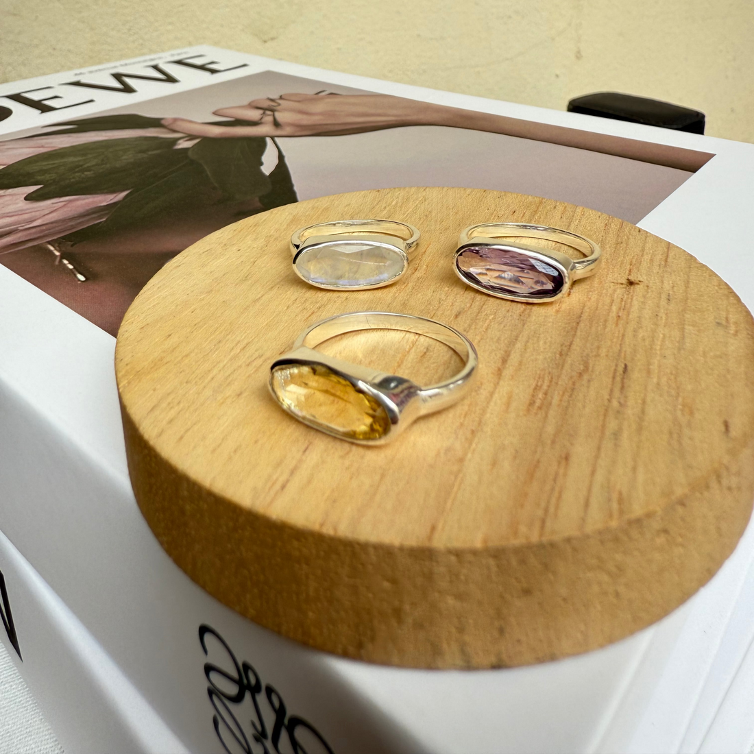 Gemstone diva ring