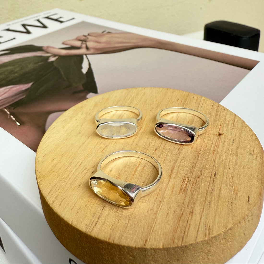 Gemstone diva ring
