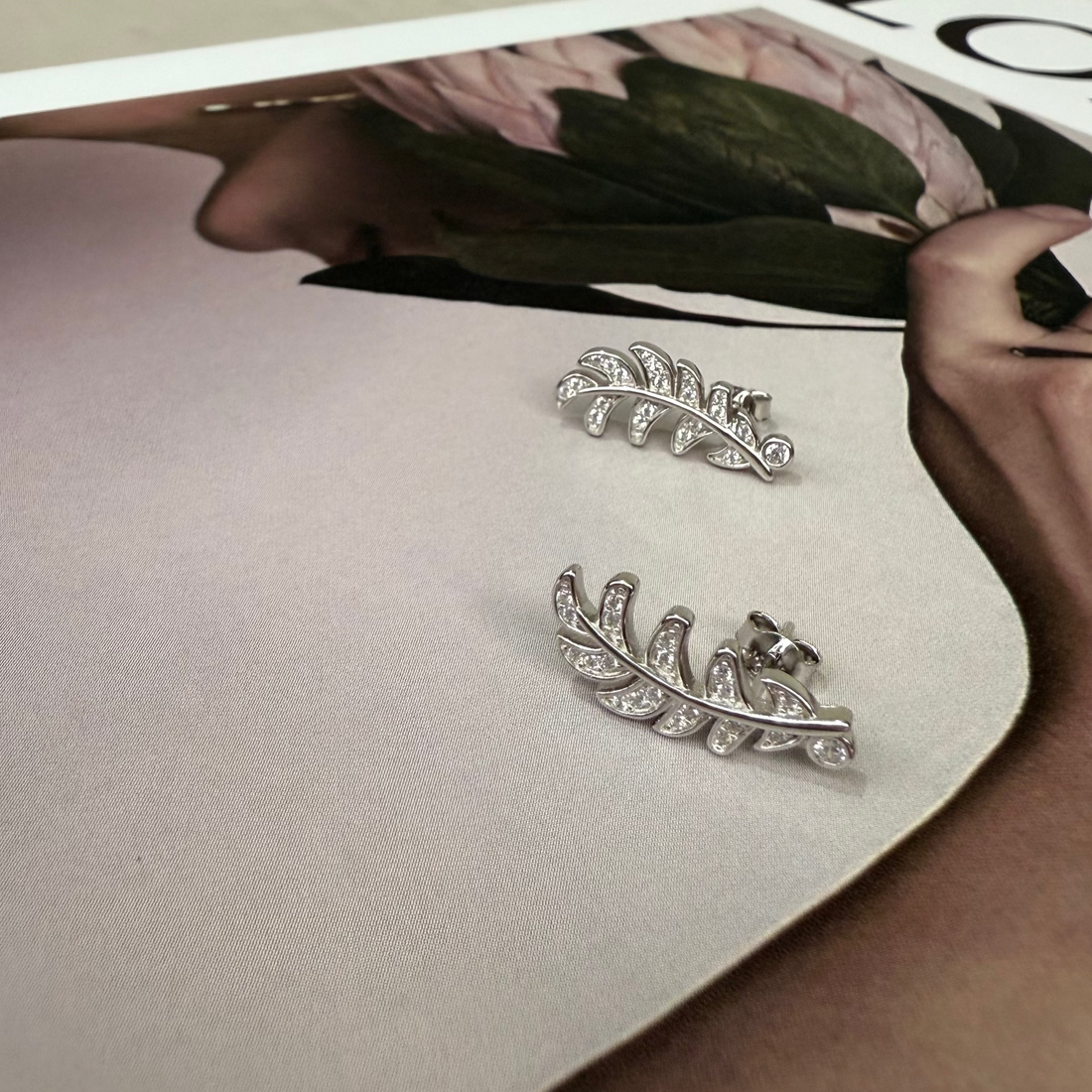 Leaf slider earrings