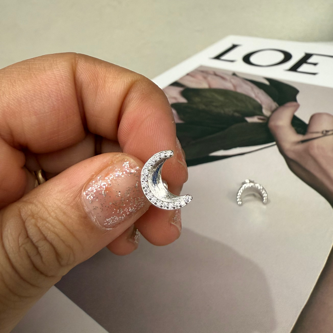 Moon studs