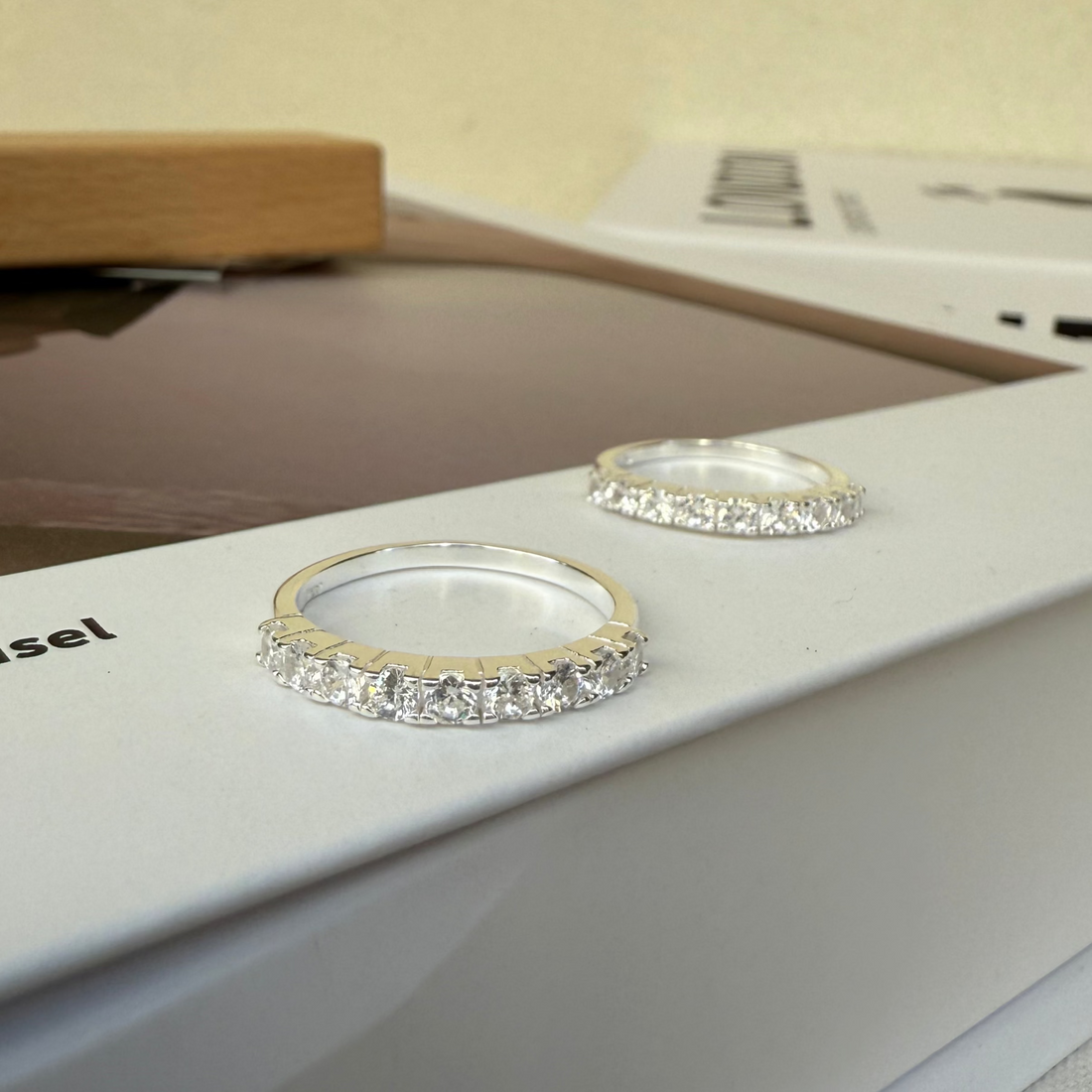 Spark band ring