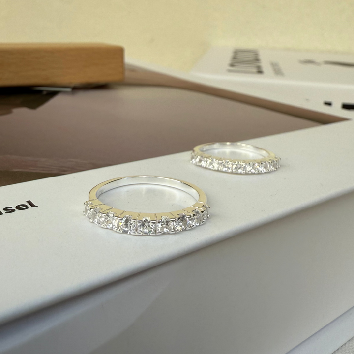 Spark band ring