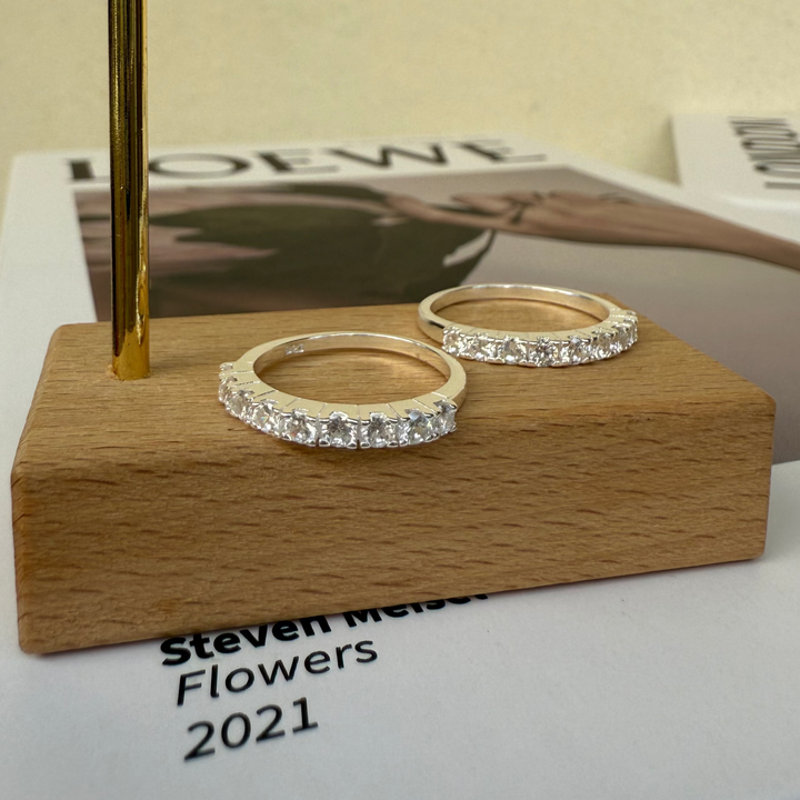 Spark band ring