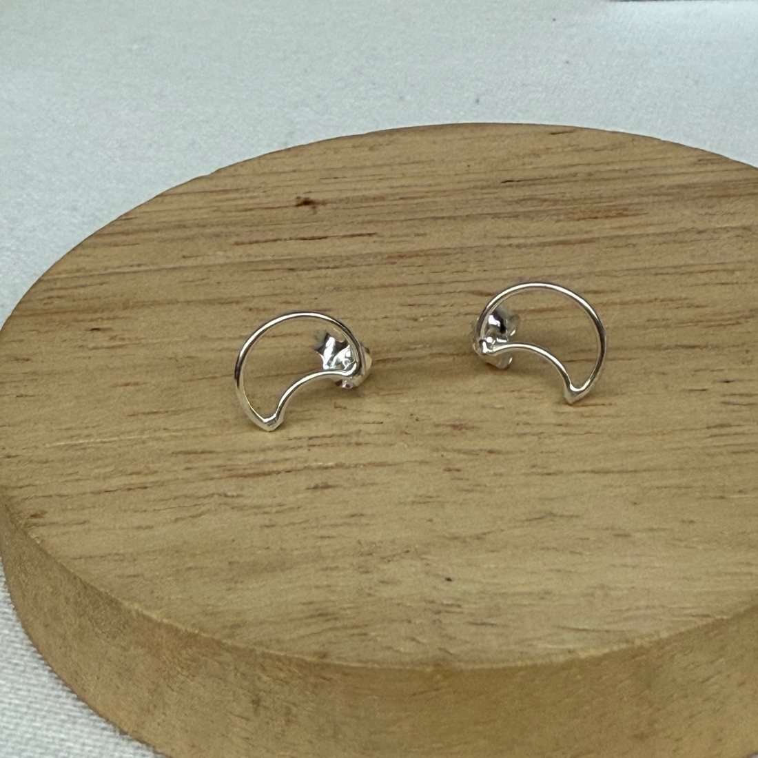 Moon studs