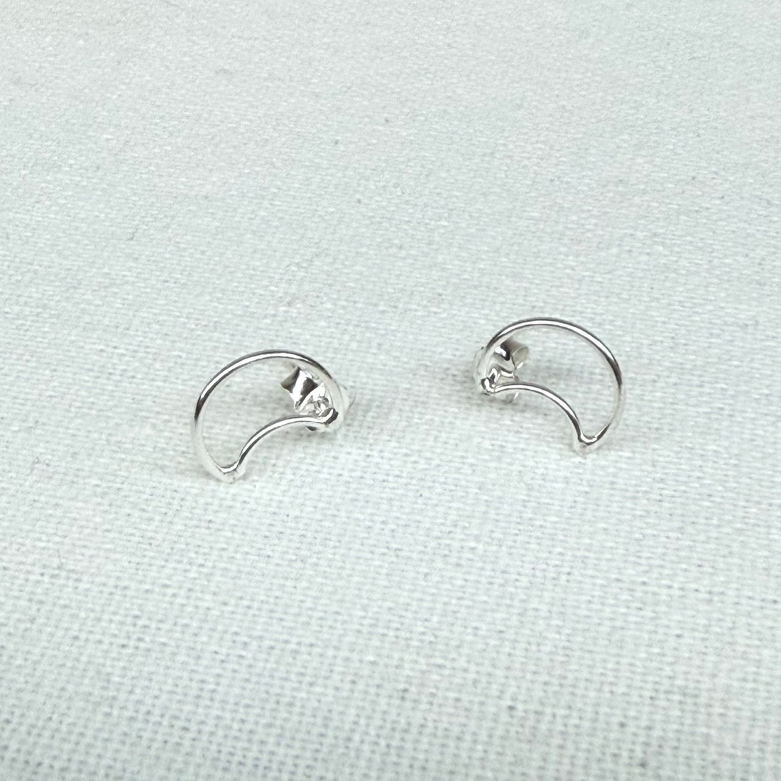 Moon studs