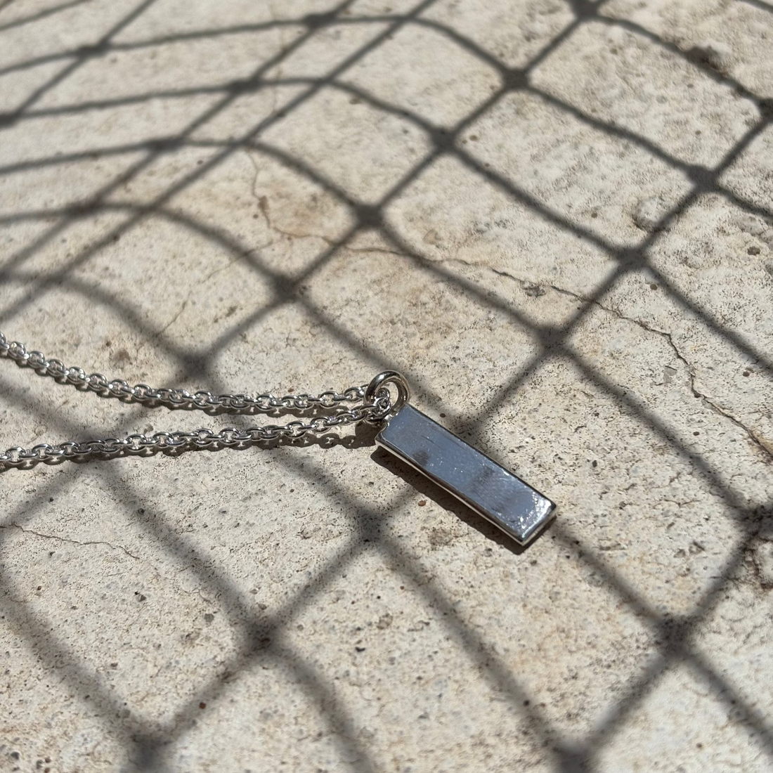 Mono locket