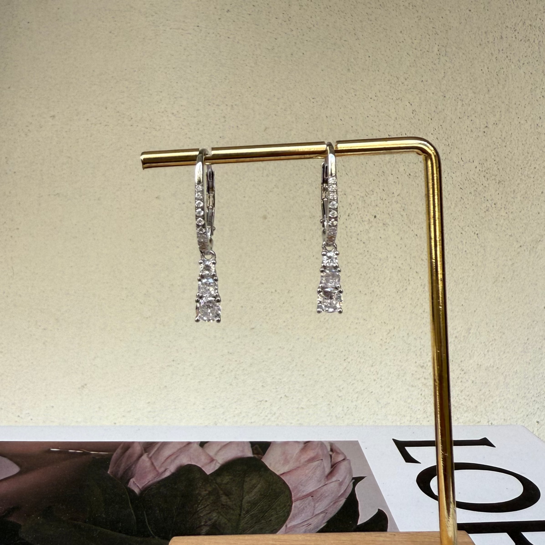 Tira hoops