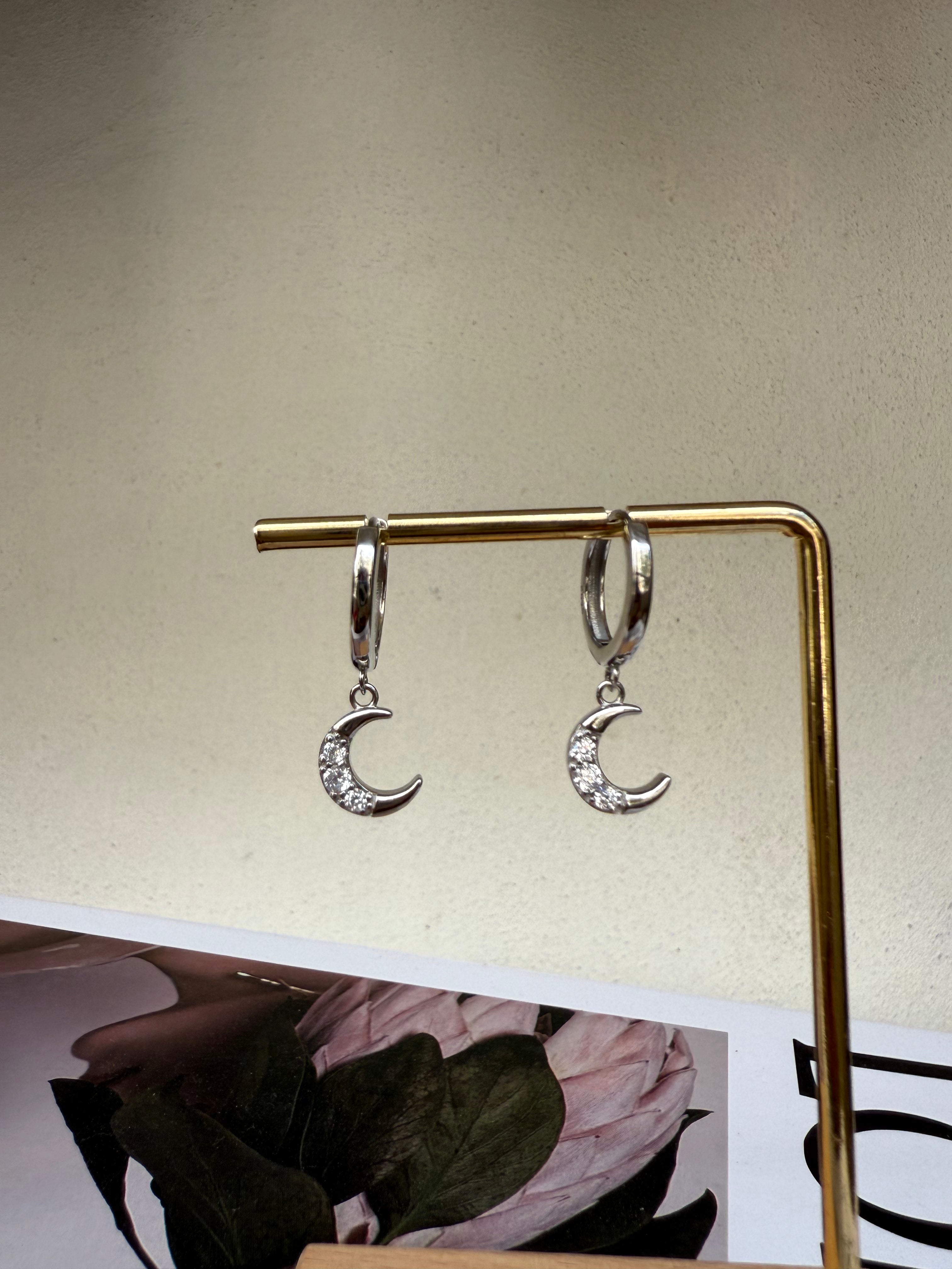 Cz moon hoops