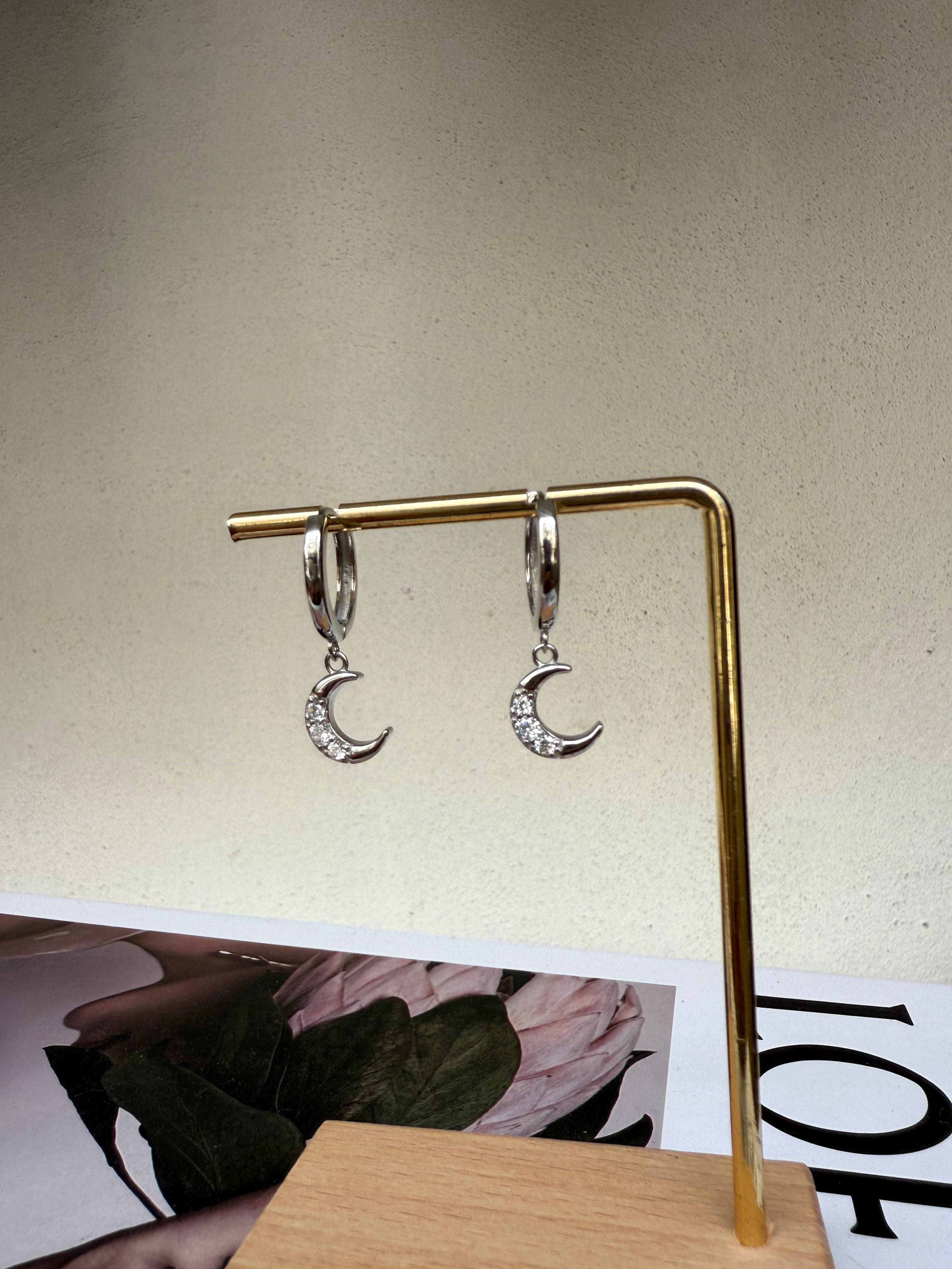 Cz moon hoops