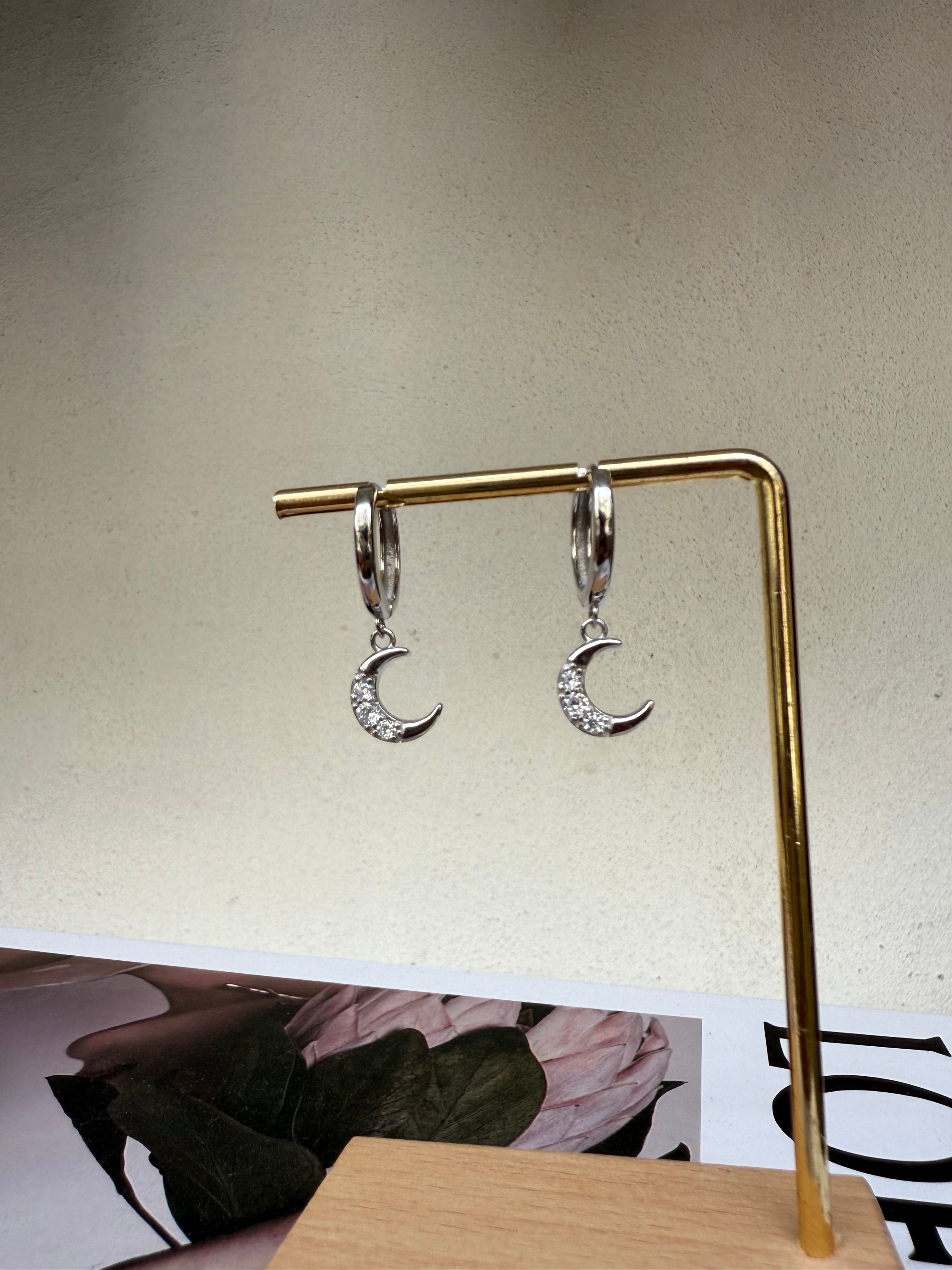 Cz moon hoops