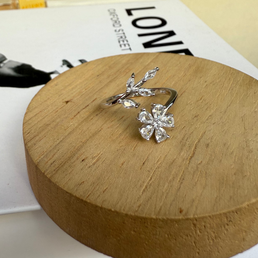 Flora ring