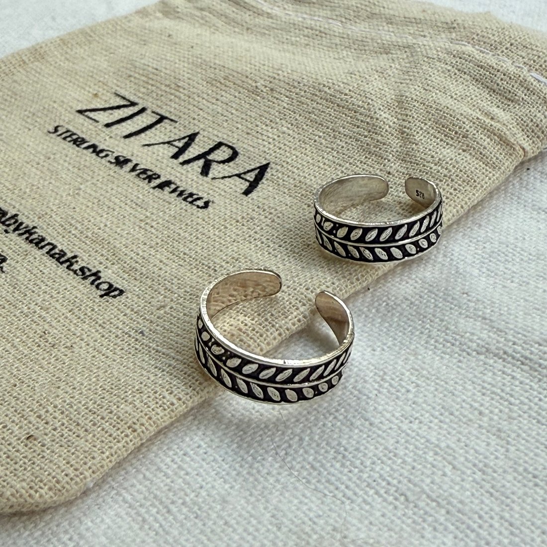 Leaf toe ring