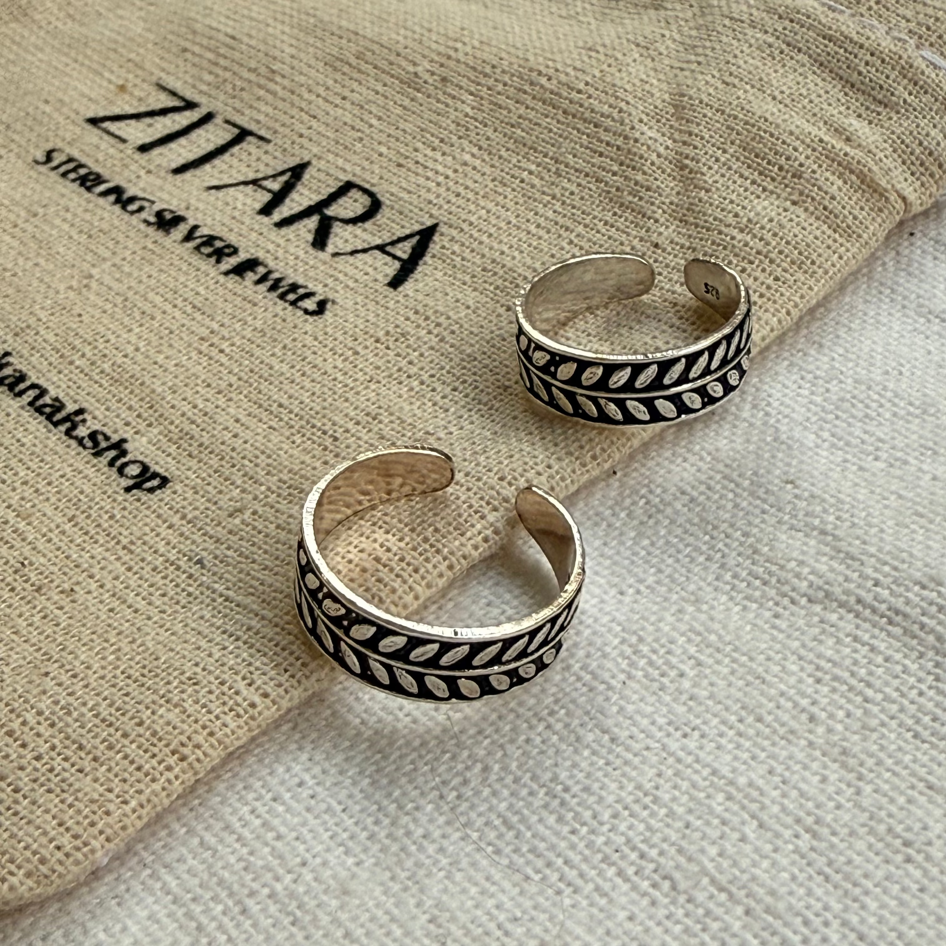 Leaf toe ring