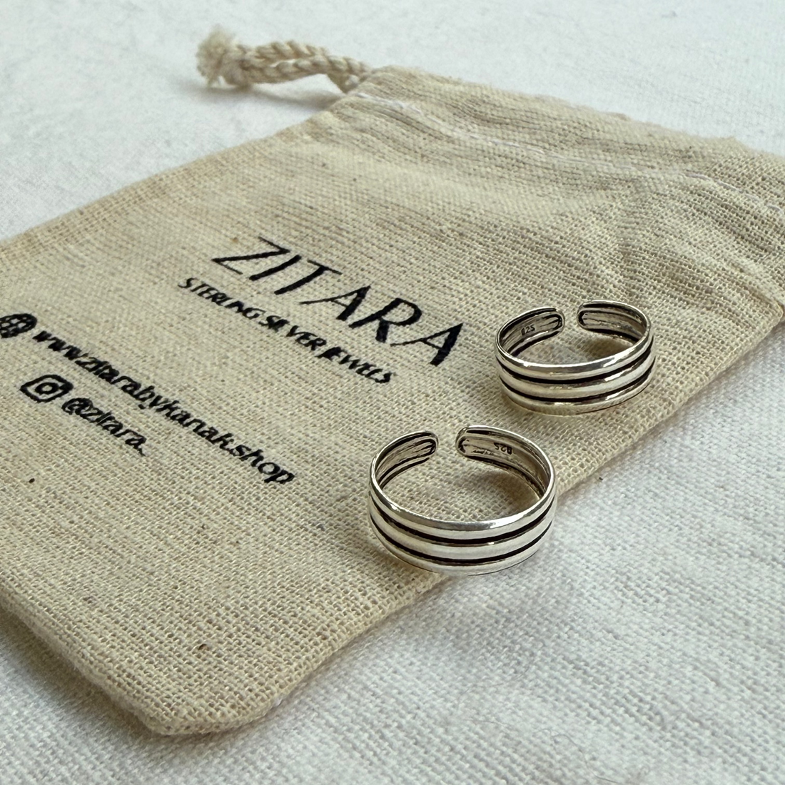 Mira toe ring