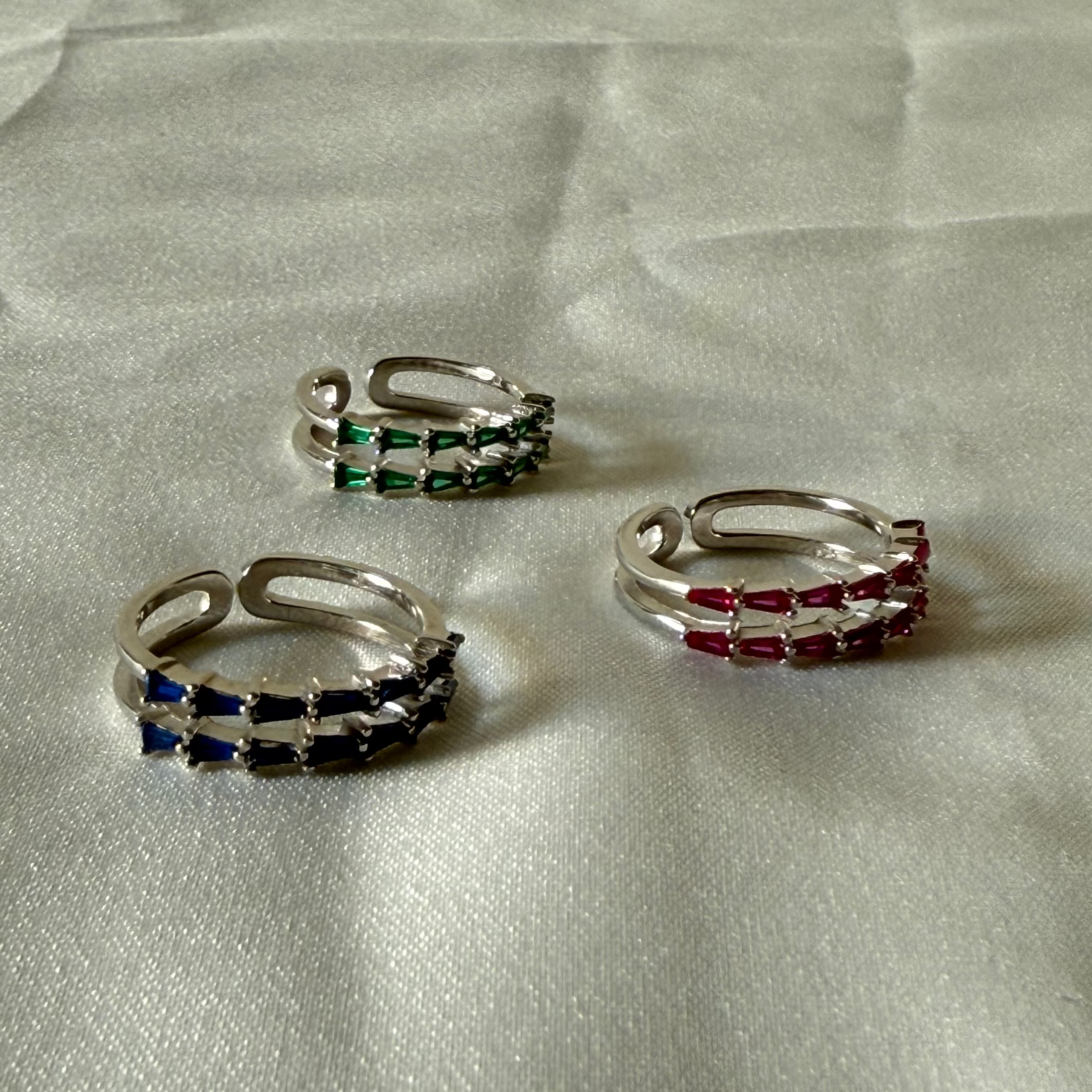 Evaris band rings