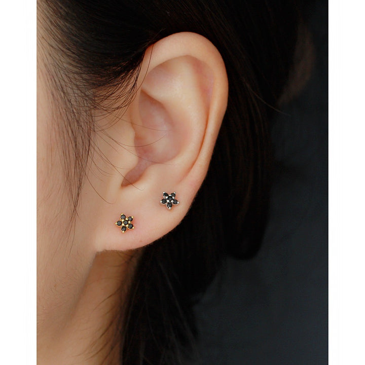 Blue flower flat back studs