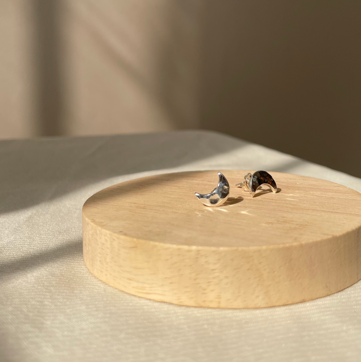 Hammered moon studs
