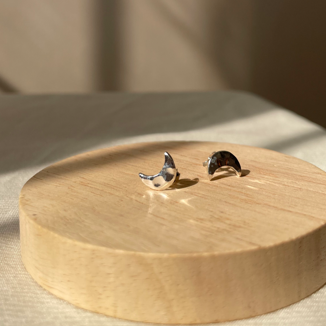 Hammered moon studs