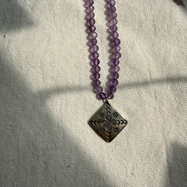 Boho lily beaded necklace