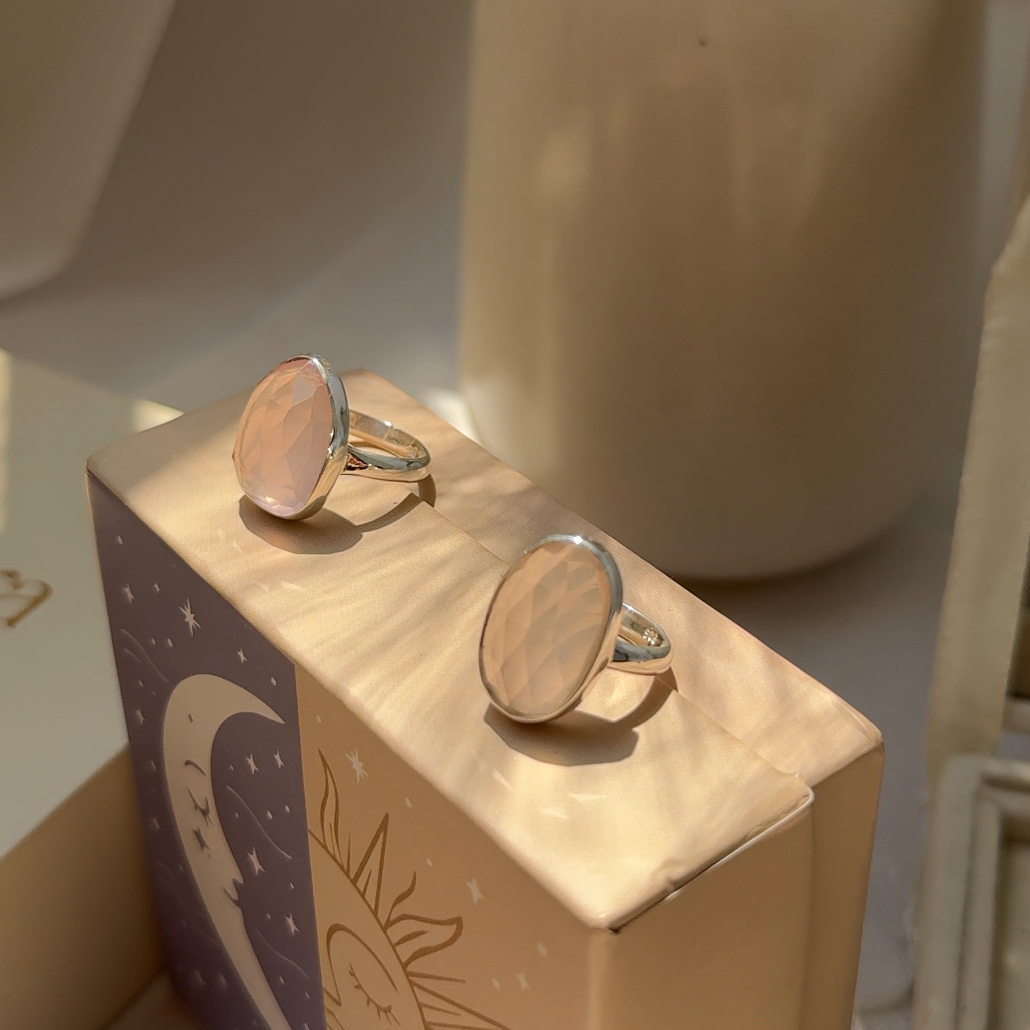 Rose quartz bold ring