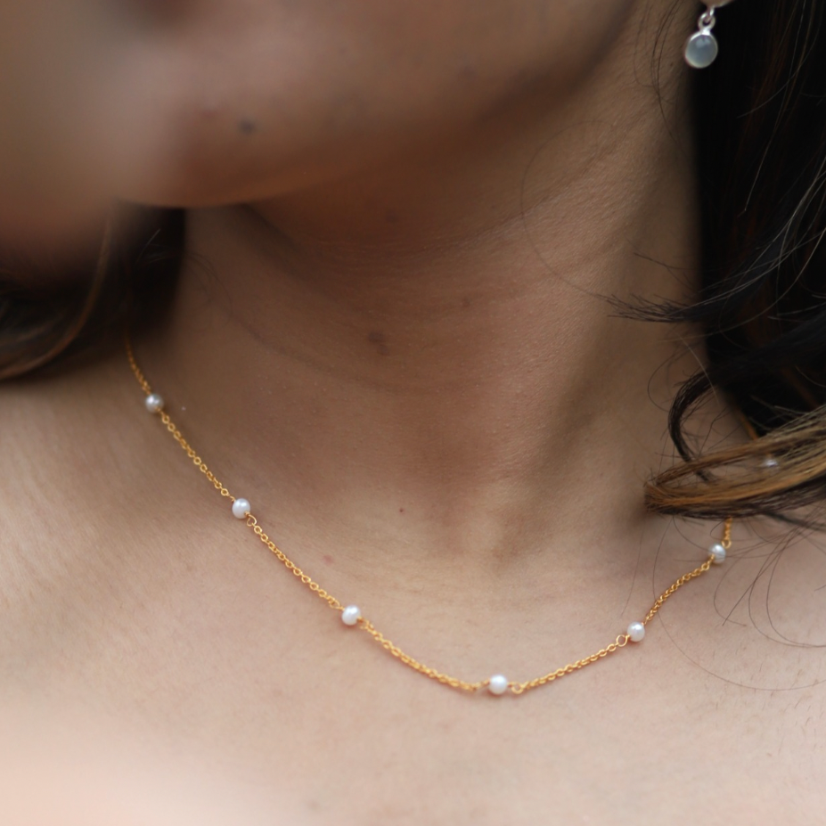 Pearl beads necklace