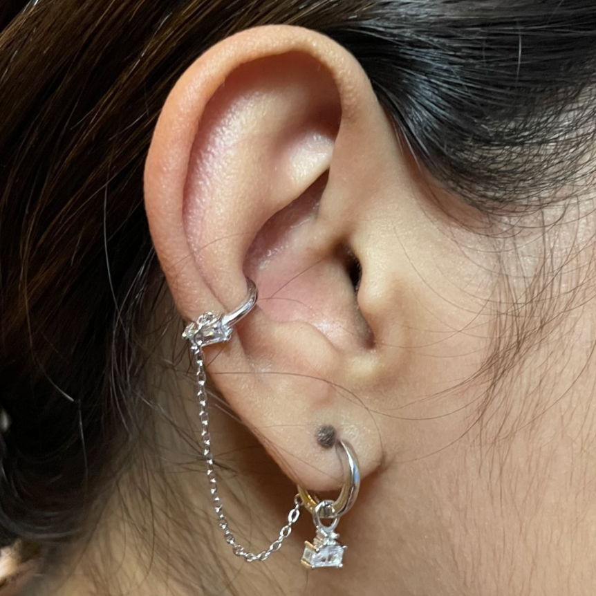 Zircon earcuff earring