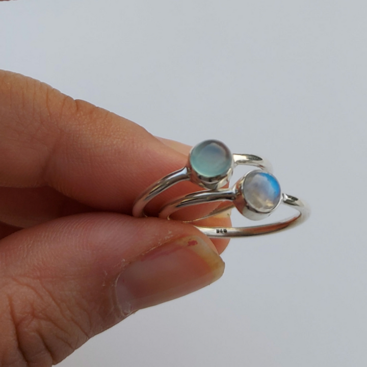 Dainty moonstone ring - Main Image