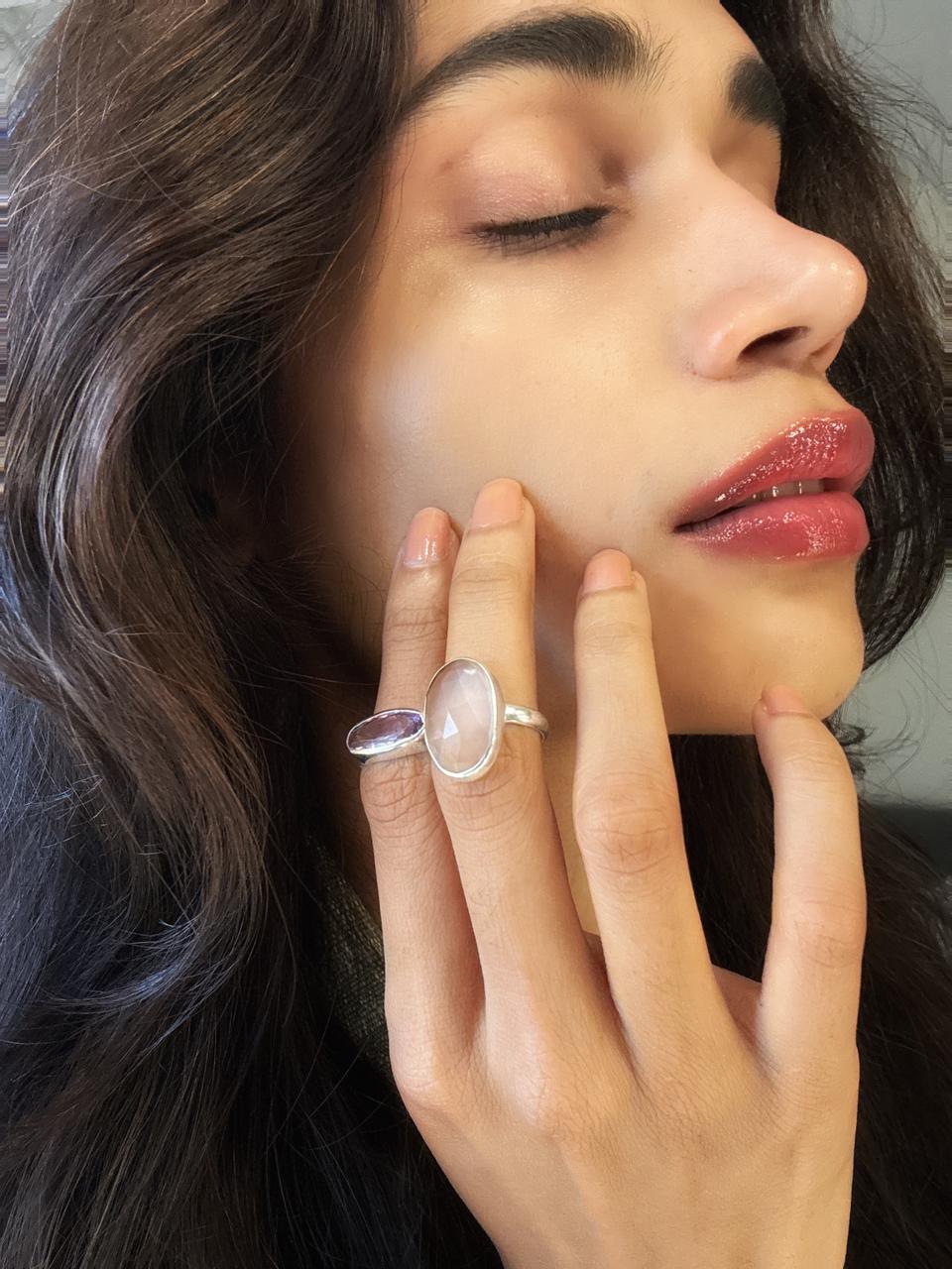 Rose quartz bold ring