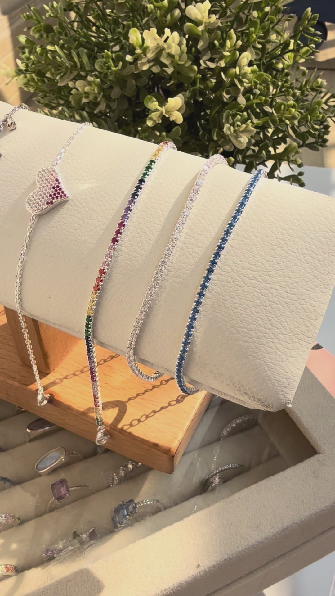 Tennis bracelet